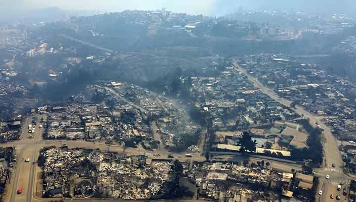 Autoridades solicitaron a Chilquinta la exención del pago de electricidad a damnificados por los incendios.