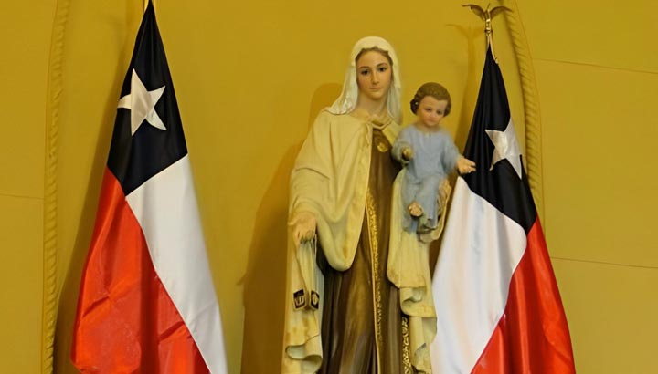 Monseñor Jorge Vega encabezó Festividad de la Virgen del Carmen en la Catedral de Valparaíso.