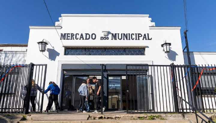 Tras varios años de espera volvió a abrir el Mercado Barón de Valparaíso.