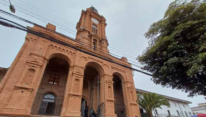 Comunidad de San Francisco de Cerro Barón se prepara para la ceremonia de consagración del nuevo Templo.