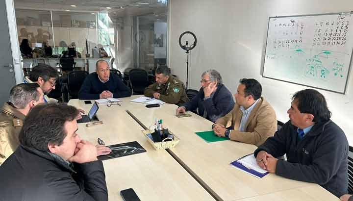 Con distintos acuerdos finalizó reunión entre autoridades del transporte y conductores de Viña Bus.