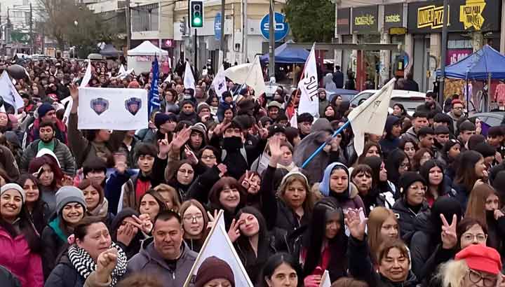 Convocan a marcha para exigir 2% constitucional para la educación pública en Valparaíso.