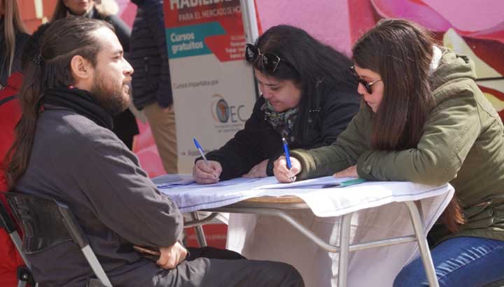 Oficina Municipal Laboral de Villa Alemana se posiciona como número uno a nivel nacional.