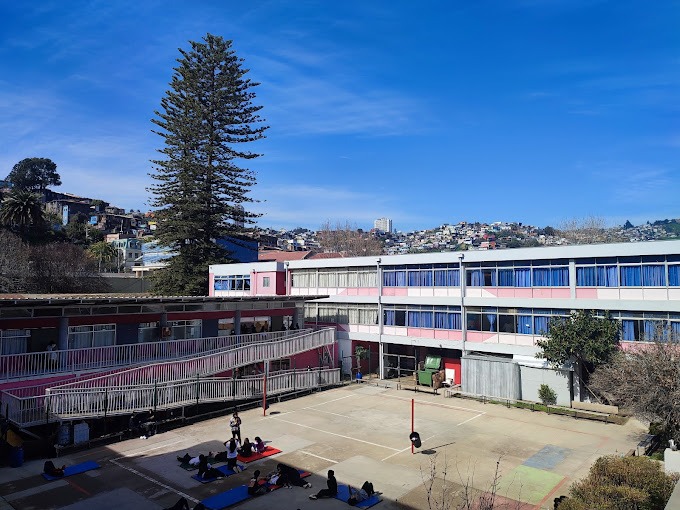 Mineduc anunció medidas de apoyo y sumario por caída de infraestructura en Liceo María Franck de MacDougall de Valparaíso