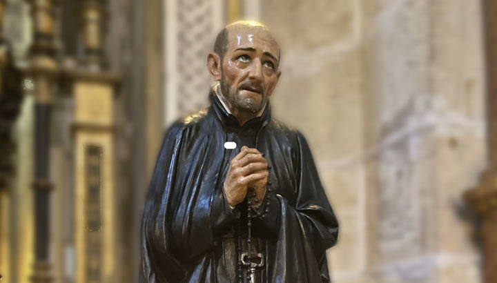 Estatua de Alonso Rodríguez en el Santuario de Nuestra Señora de la Fuencisla.