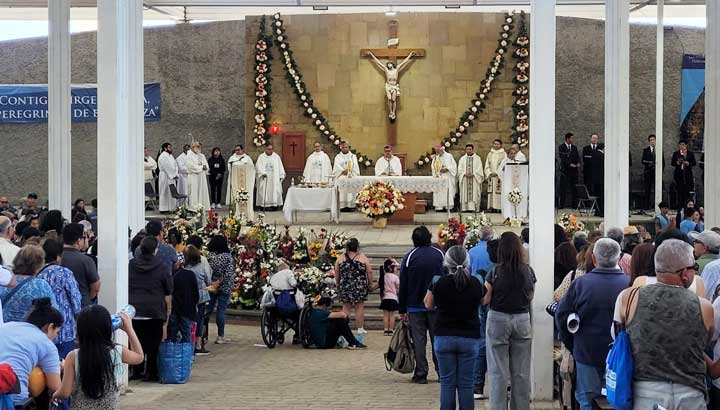 Multitudinaria celebración de la Inmaculada Concepción en Lo Vásquez