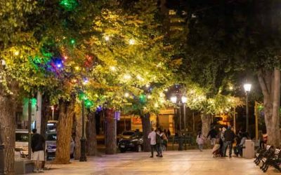 Plaza Victoria de Valparaíso vuelve a ser iluminada para la Navidad