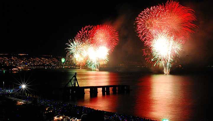 Alcaldesas de Valparaíso y Viña del Mar confirmaron la realización del espectáculo pirotécnico de «Año nuevo en el mar»