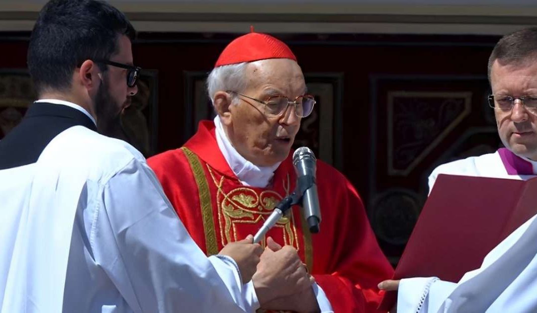 Cardenal Giovanni Battista Re ha honrado la vida de Francisco en misa de exequias