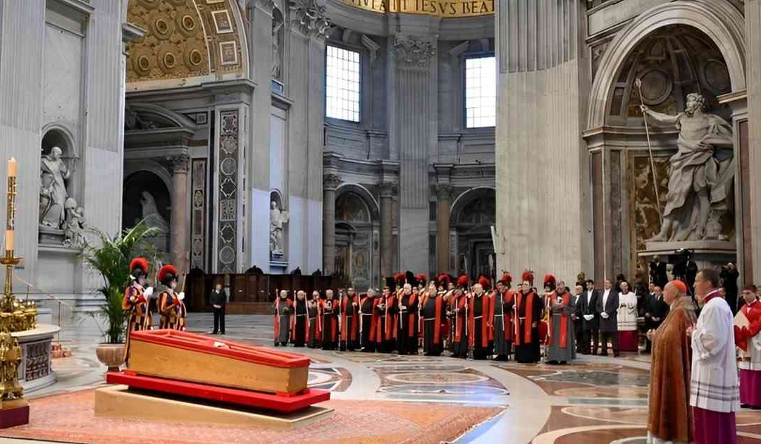 El féretro del Papa Francisco ya está en la Basílica de San Pedro