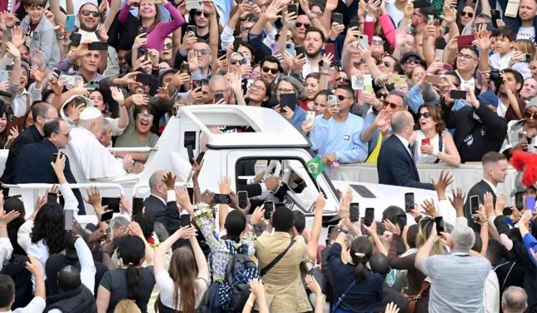 Mensaje pascual: Papa Francisco clama por un verdadero desarme