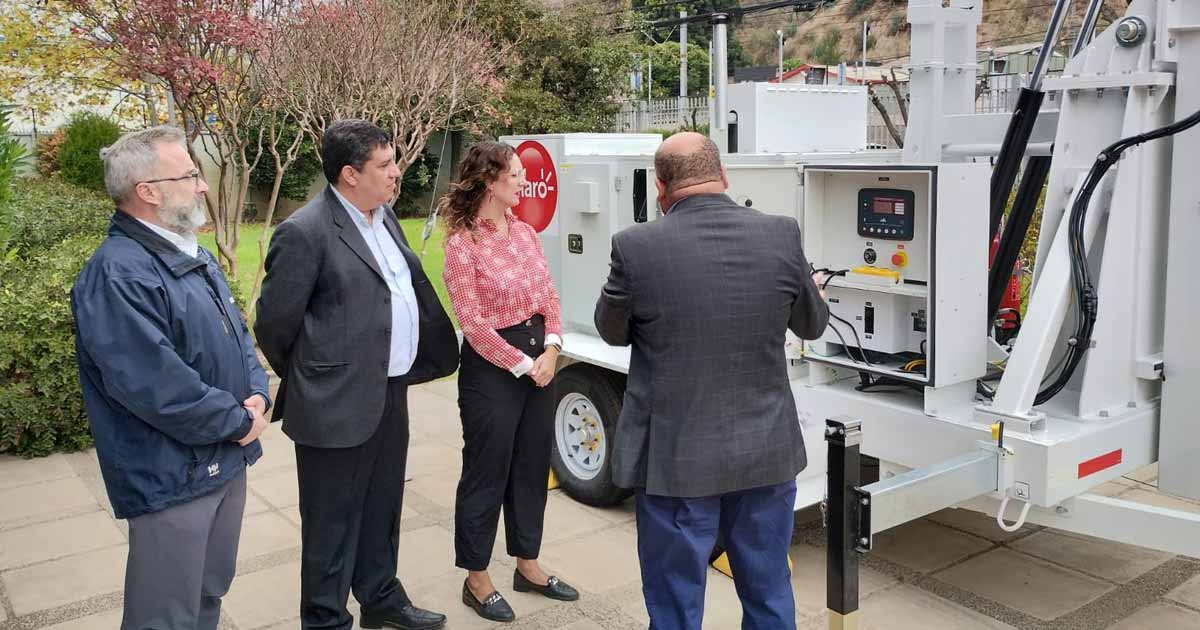 Presentan nuevo carro móvil de conectividad para las emergencias